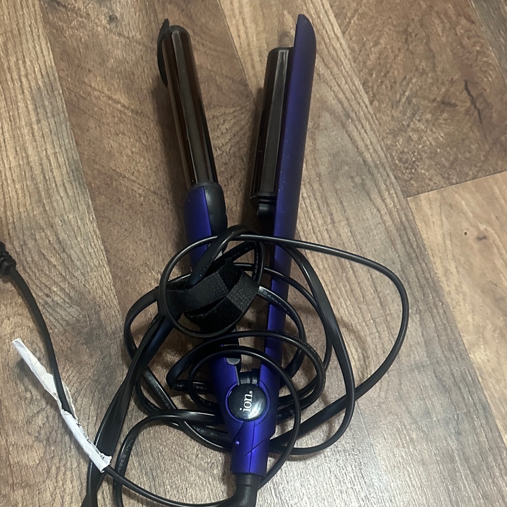 Ion hair crimper